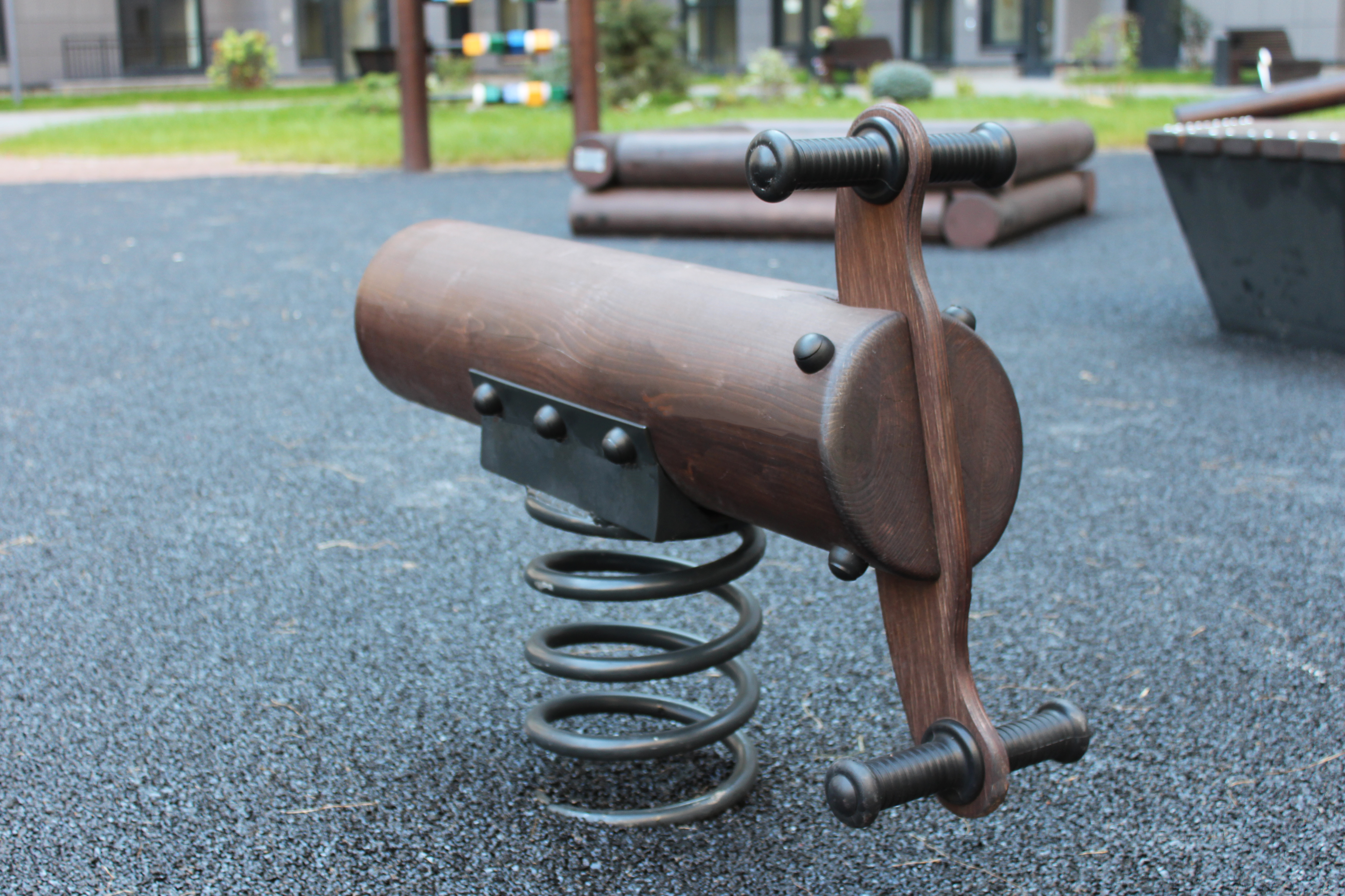 Современный двор ЖК «Квартал Che» с детской площадкой 